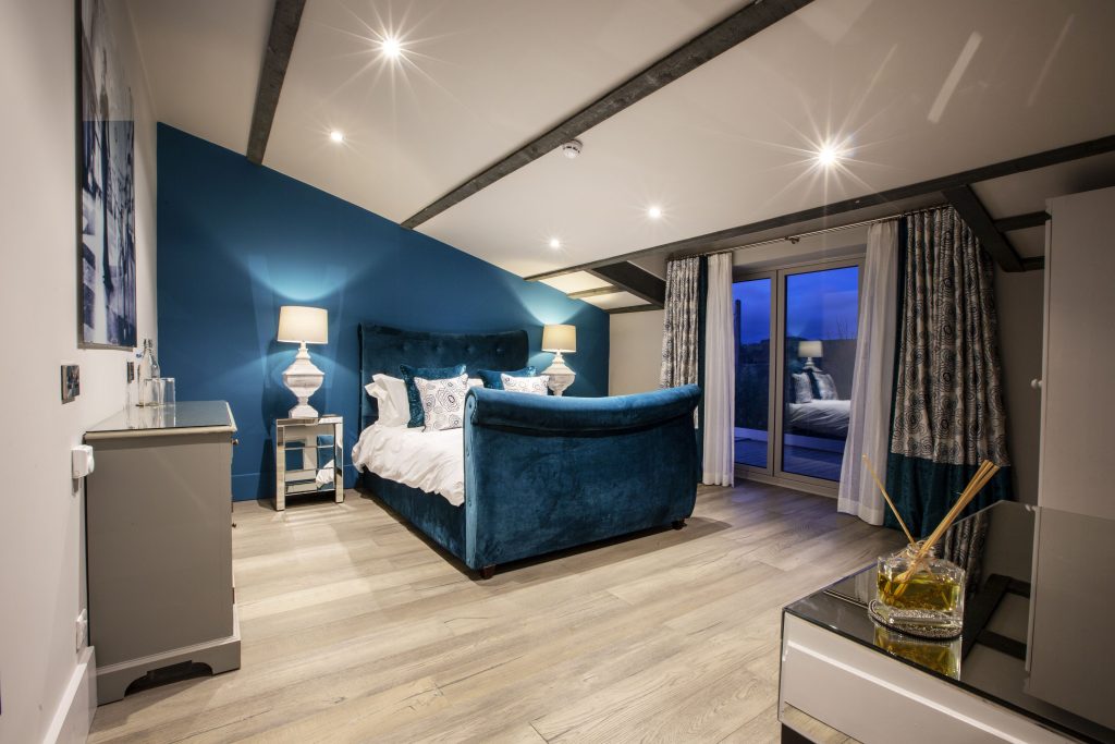 Mallard House Room 8